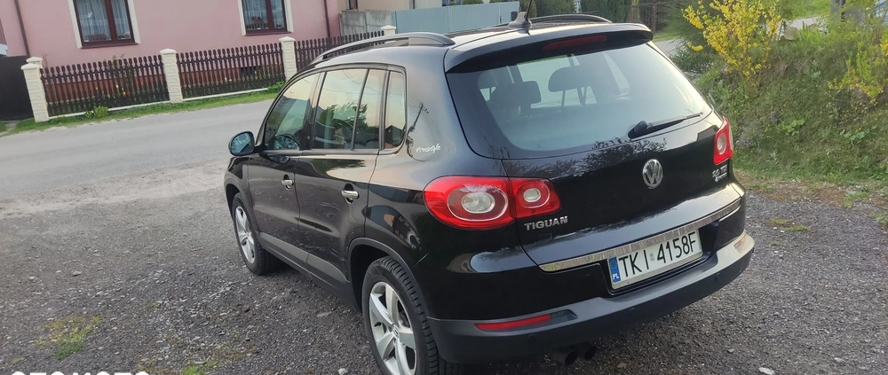 Volkswagen Tiguan cena 40900 przebieg: 222500, rok produkcji 2011 z Bodzentyn małe 211